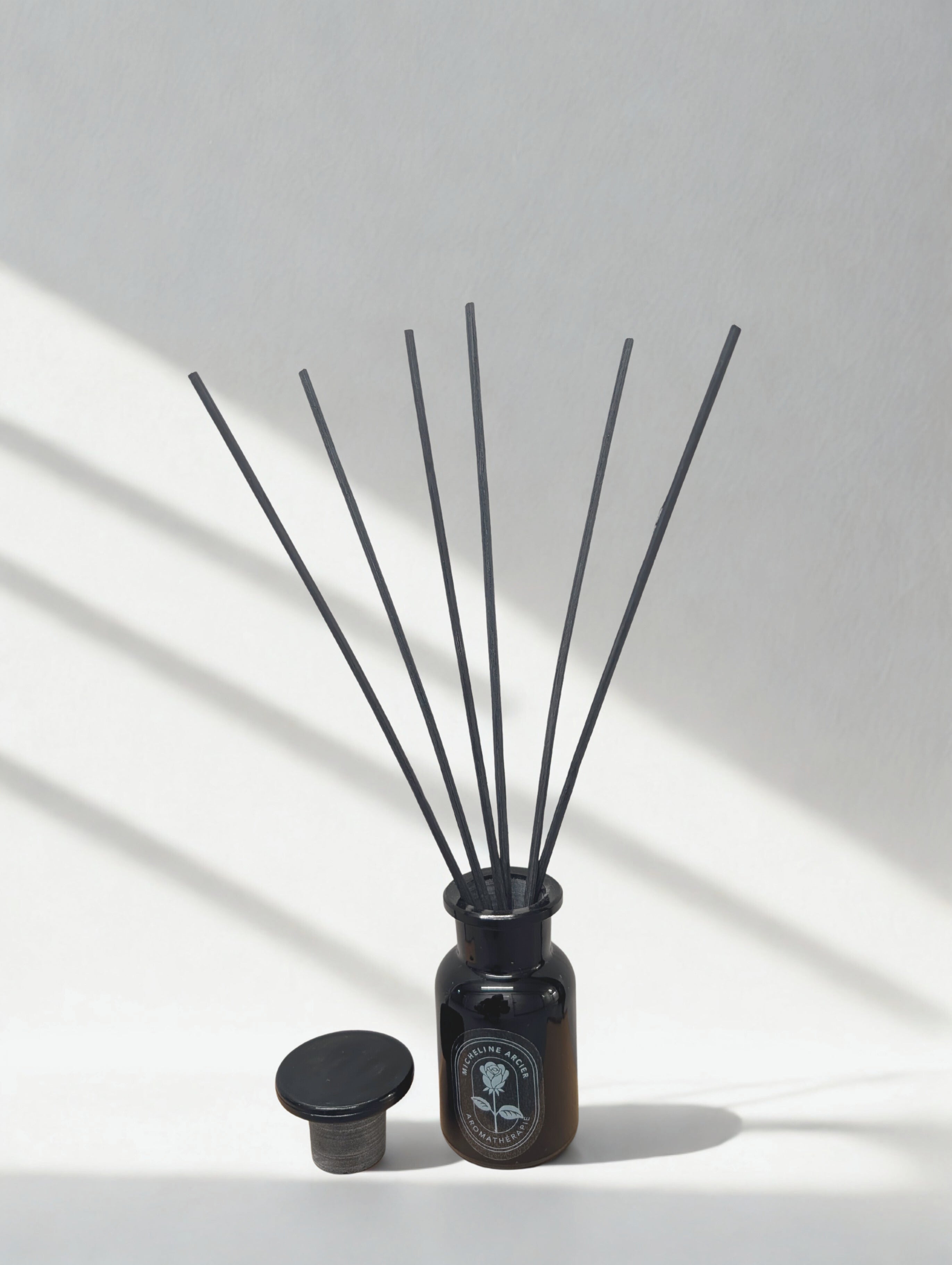 Diffucer Fad Ambiance d'Or Reed Diffuser Bundle – Micheline Arcier Aromatherapy